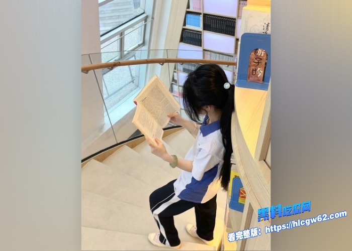 深圳中学校花被富二代男友抛弃性爱视频曝光有钱人就是吃得好这妹子嫩的出水粉穴被富哥多体位抽插毫不怜香惜玉 图1 深圳中学校花被富二代男友抛弃性爱视频曝光有钱人就是吃得好这妹子嫩的出水粉穴被富哥多体位抽插毫不怜香惜玉 图1