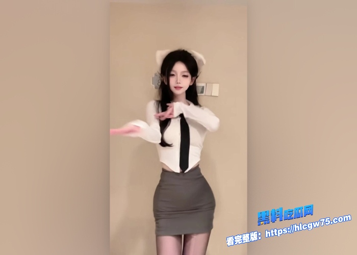 疯狂星cheese 抖音少萝系网红线上立单身纯爱人设被爆私下约炮金主导致怀孕流产屌丝粉丝心态姐姐 图4 疯狂星cheese 抖音少萝系网红线上立单身纯爱人设被爆私下约炮金主导致怀孕流产屌丝粉丝心态姐姐 图4