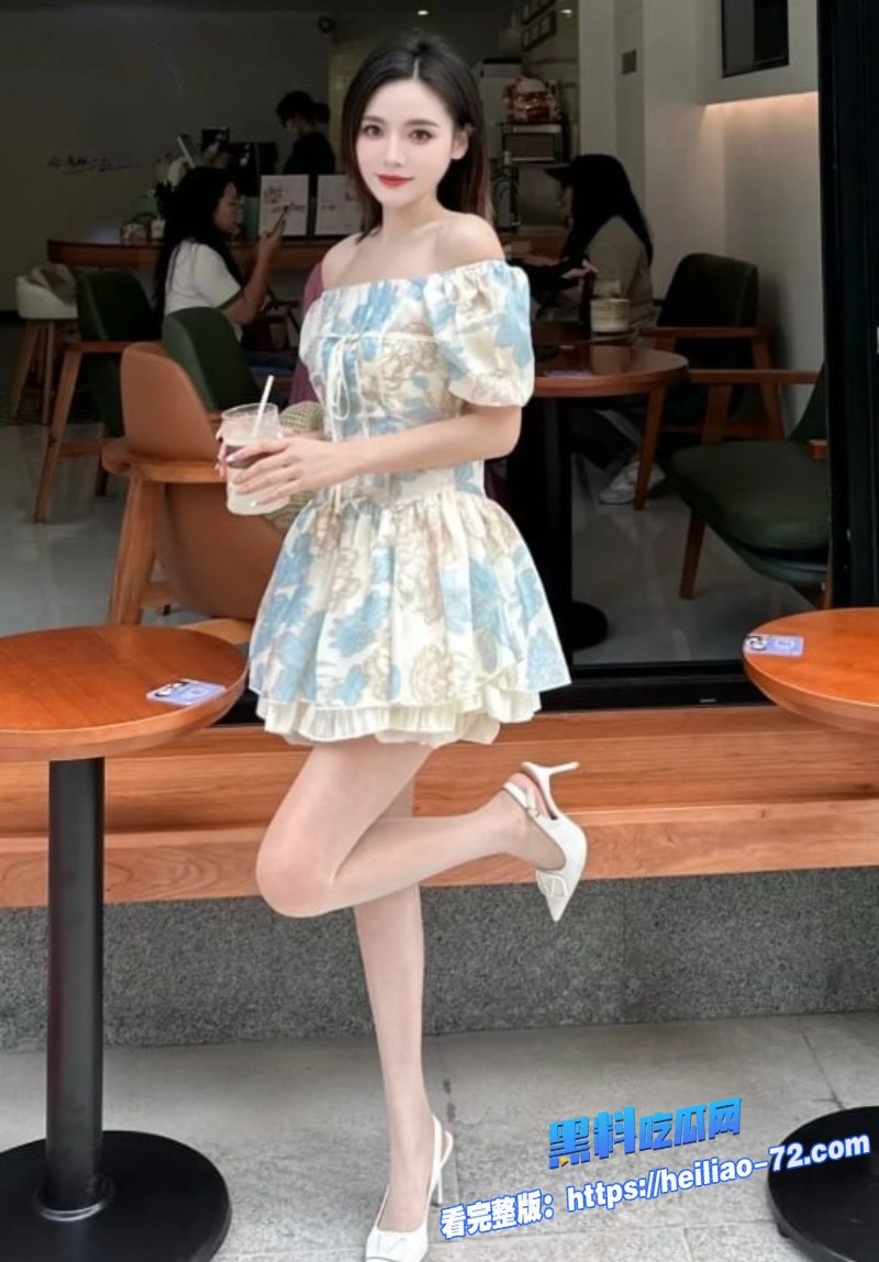 姐姐圣诞穿半乳吊带真空趴地迎门被亲弟弟猛操喷水内射太骚太刺激了5
