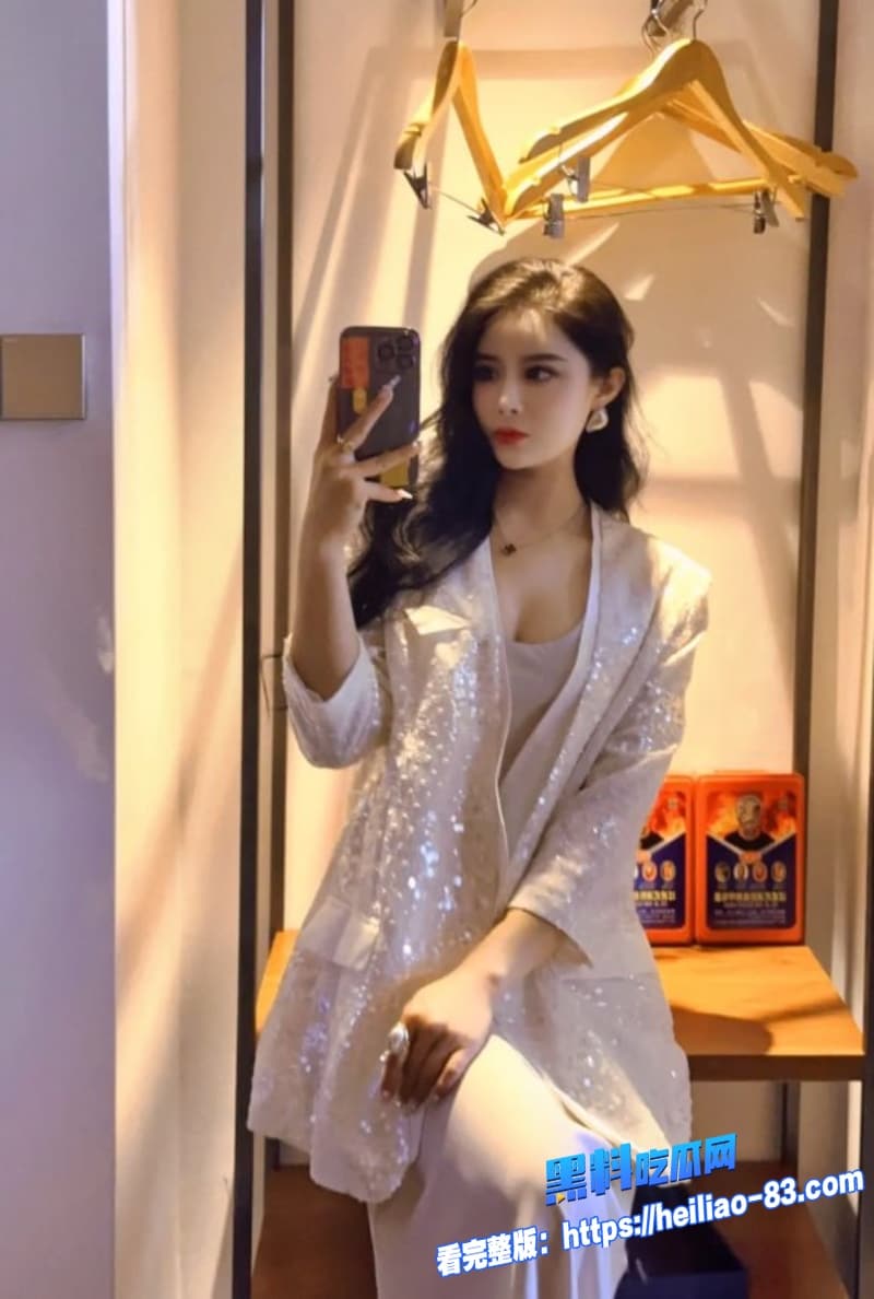 天花板级骚熟女偷情隔壁大哥撕开黑丝后入猛干到腿软4