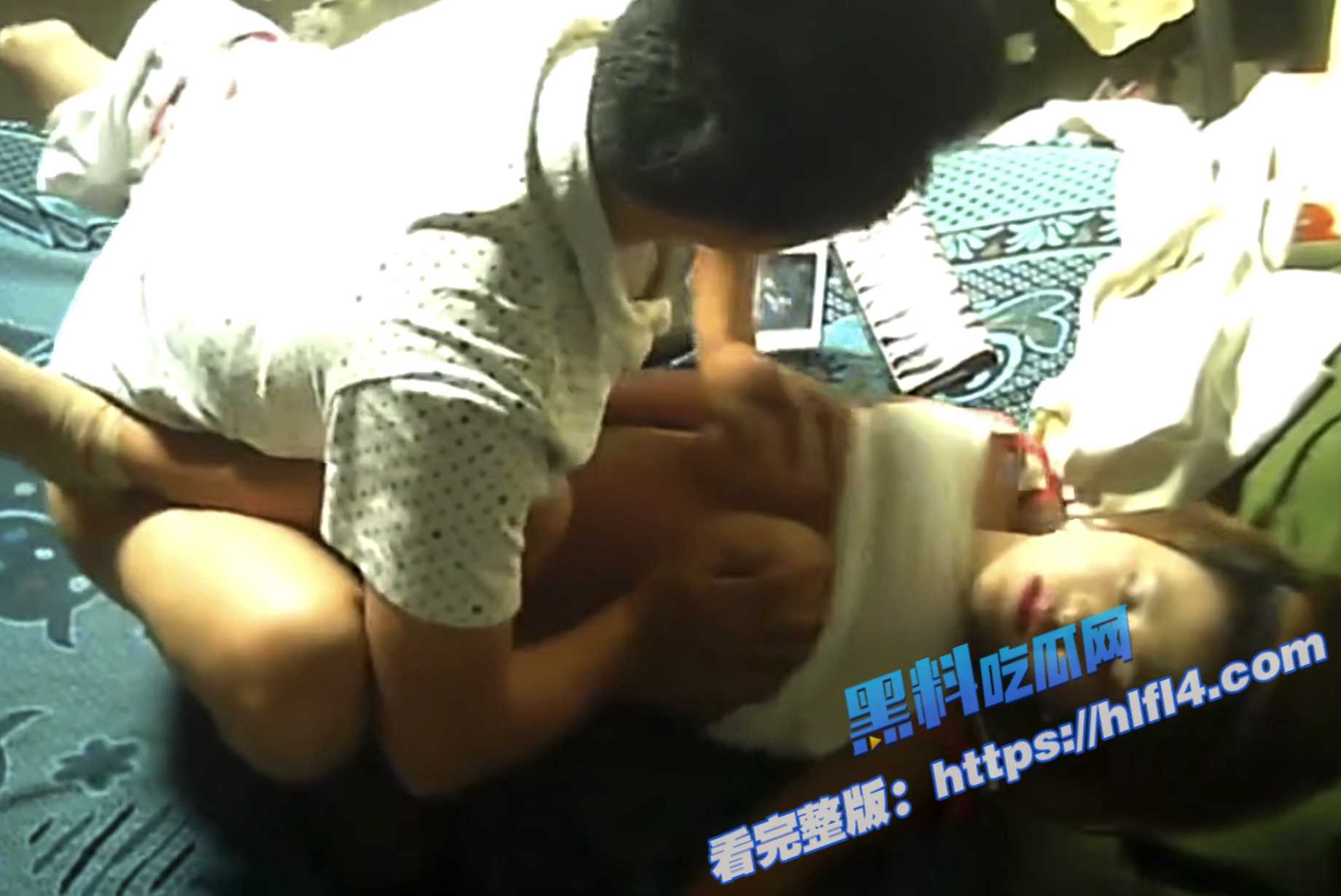 监控摄像头破解！小伙200元嫖到90后小姐 小姐姐前凸后翘 逼又紧又暖 非常值！5