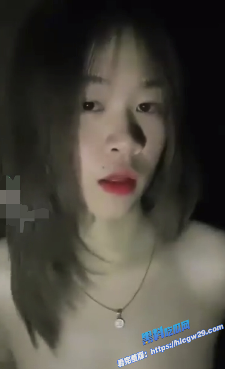 清纯高中生 给男友自拍揉胸扣粉嫩小穴视频 眼睛妹果然也很骚！3