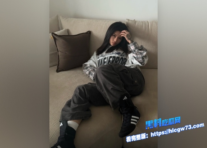 抖音20W颜值纹身网红刺青阿诗被榜一大哥后入爆操视频曝光这颜值这纹身太带感了绝对的反差婊 图8 抖音20W颜值纹身网红刺青阿诗被榜一大哥后入爆操视频曝光这颜值这纹身太带感了绝对的反差婊 图8