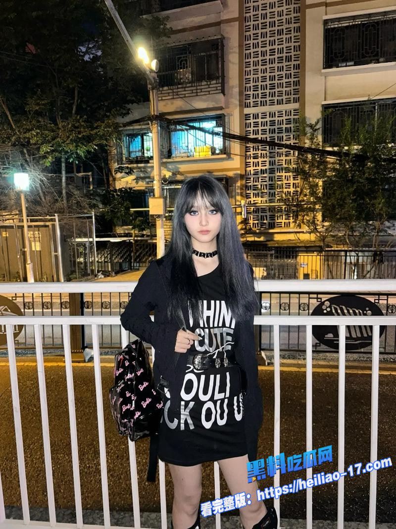 极品黑丝精神小妹私密直播视频流出清纯脸蛋配大腿花纹身反差拉满3 极品黑丝精神小妹私密直播视频流出清纯脸蛋配大腿花纹身反差拉满3
