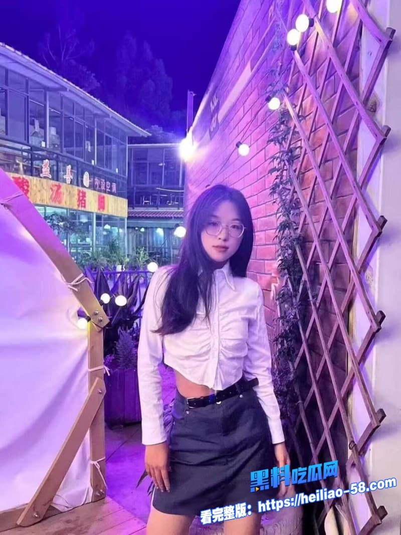 瓜友投稿陕西反差小妹王茹燕被金主包养实锤表面清纯少女私下秒变听话母狗6