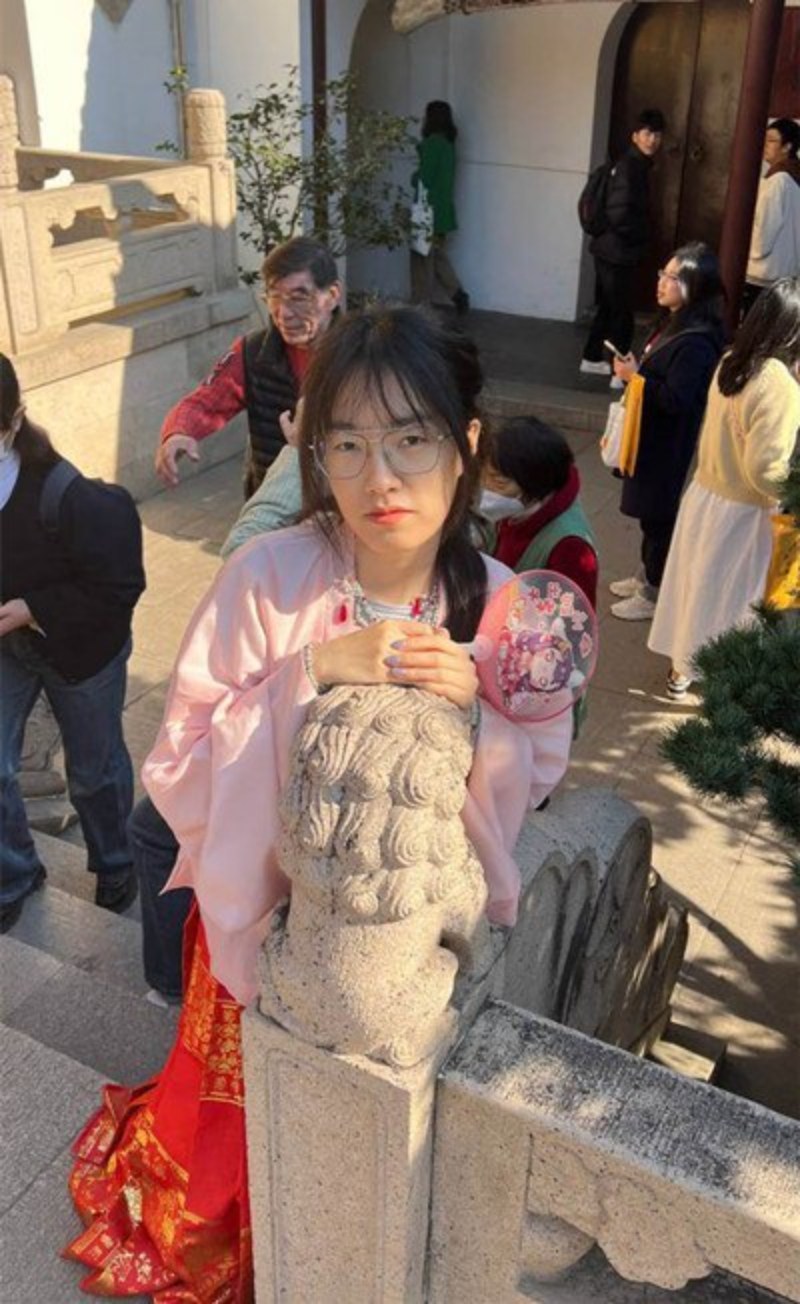 天津理工学院眼镜妹1