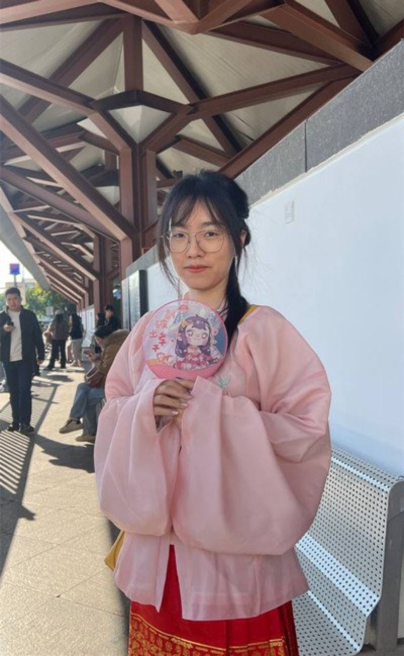 天津理工学院眼镜妹3