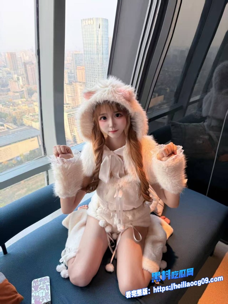 高颜值猫耳网红果果go9