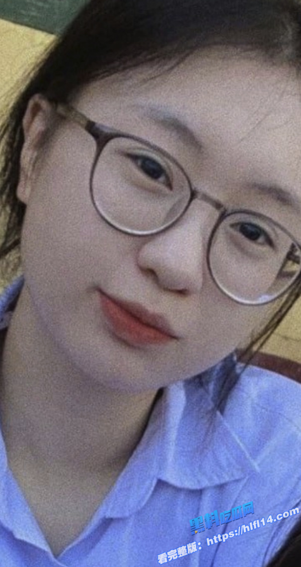 萝莉学妹和朋友自慰视频流出 极品粉嫩小穴扣逼给朋友看 嫩嫩的样子就想来一炮！3