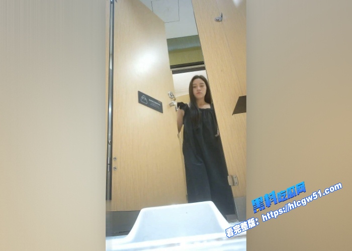 厕所高清偷拍酒吧厕拍系列全景偷拍ktv卫生间陪酒公主超多高颜值美女小嫩穴尿尿一览无余 图4WH700x500px 厕所高清偷拍酒吧厕拍系列全景偷拍ktv卫生间陪酒公主超多高颜值美女小嫩穴尿尿一览无余 图4WH700x500px