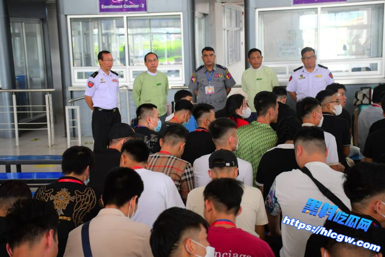 妙瓦底再次移交46名参与网络诈骗和犯罪活动的越南公民01