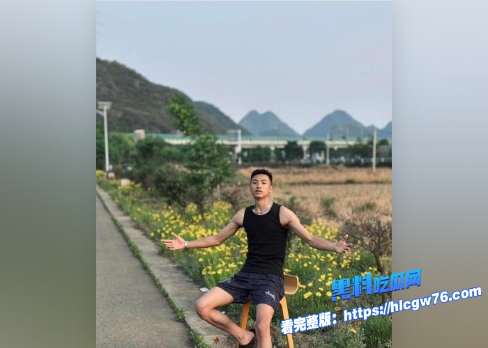 抖音摄影网红羞涩的潇线下约炮女粉丝自拍性爱视频曝光摄影好啊摄影得学小伙身材不错6