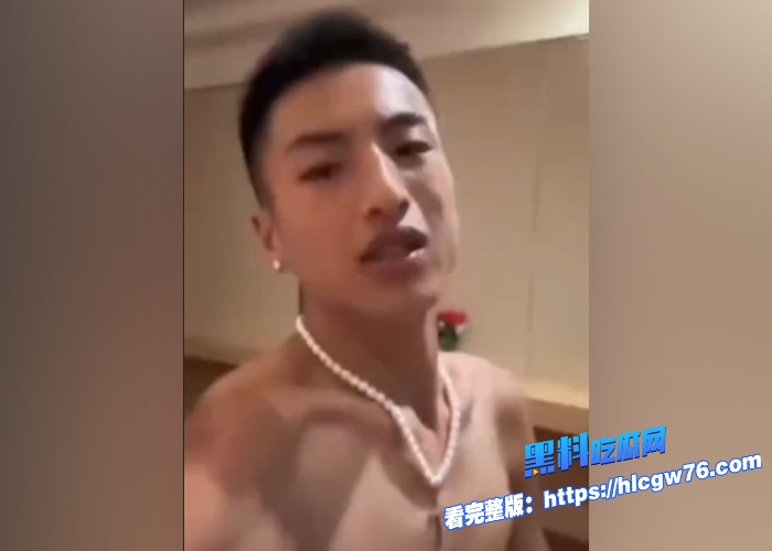 抖音摄影网红羞涩的潇线下约炮女粉丝自拍性爱视频曝光摄影好啊摄影得学小伙身材不错1