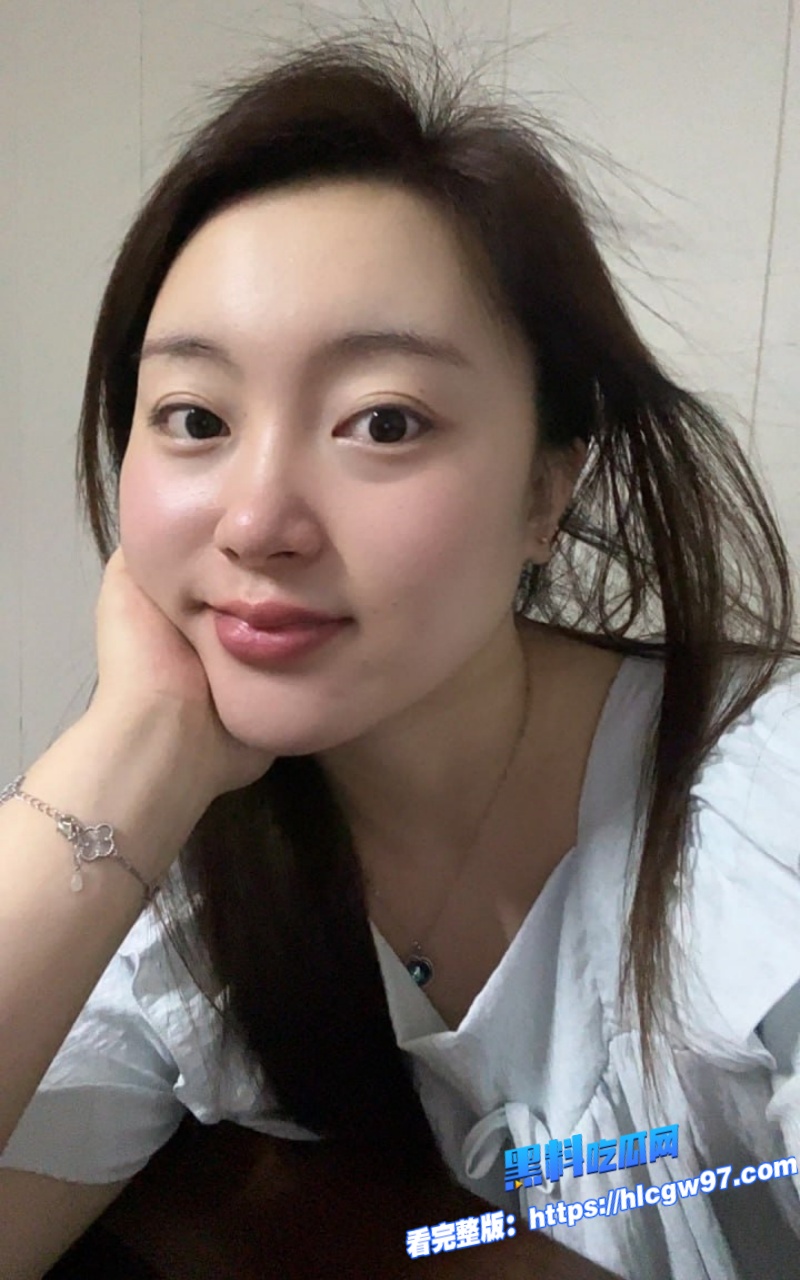 极品反差婊张鑫不雅视频炸裂外泄4 极品反差婊张鑫不雅视频炸裂外泄4