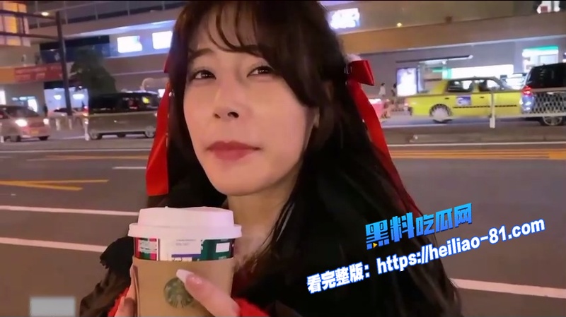 极品巨乳女大学生圣诞装约炮 落地窗前被猛男无套狂操 骚逼饥渴求内射太反差了图1