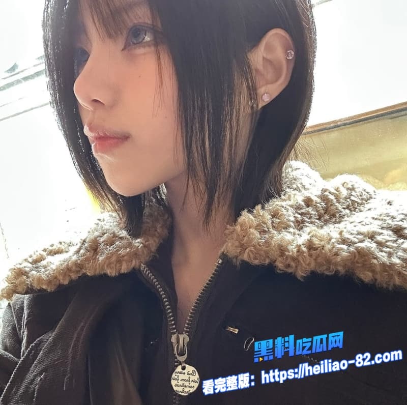 杭州师范李莉娅不雅视频泄密M属性爆棚跪地深喉吞巨根小湿妹骚到爆表3 杭州师范李莉娅不雅视频泄密M属性爆棚跪地深喉吞巨根小湿妹骚到爆表3