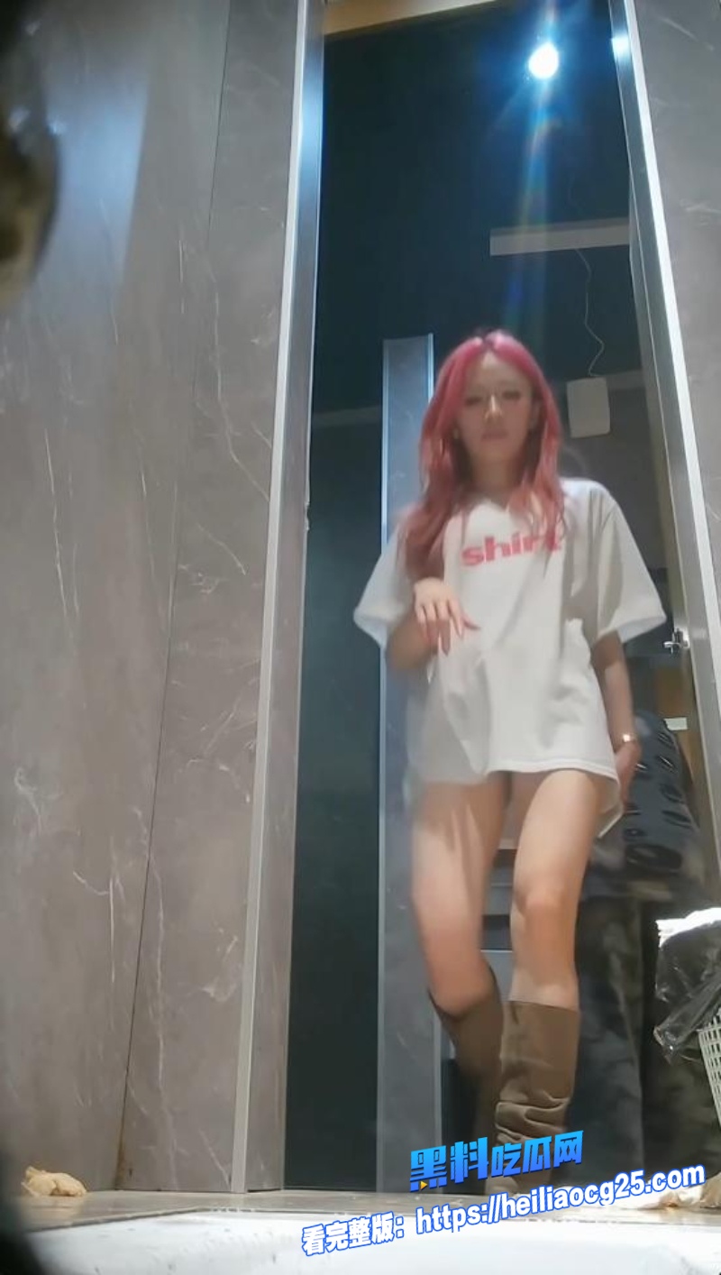 酒吧女厕偷拍0 酒吧女厕偷拍0