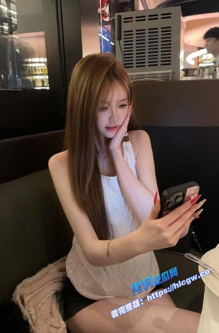 广东20岁学生妹 覃苏 穿着肉丝被主人视频远程调教 十分反差！5