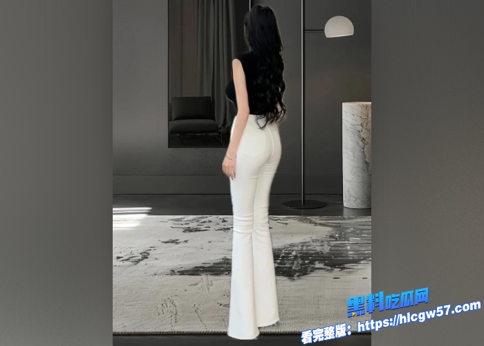 气质美艳富婆 在豪华别墅包养奶狗 被偷拍性爱视频 新买美臀喇叭裤被暴力剪烂 保养的嫩逼出水量如喷泉 上位疯狂榨精！ 2