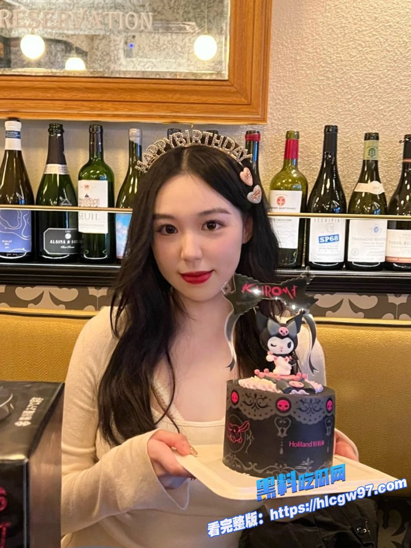 清纯的小妹妹刚满18想上网直接带她开电竞房结果游戏还没开始4