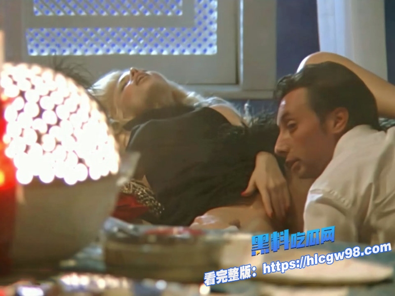 意大利女演员SaraCosmi萨拉·科斯米激情性爱三级影片流出 13