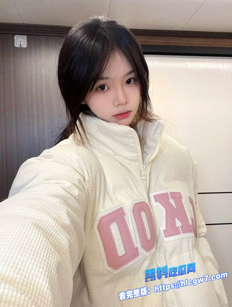 高颜值美女偷情炮友视频主动骑乘狂扭被操嗷嗷叫吞精求欢全程高能1