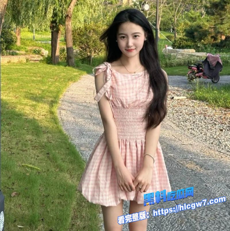 高颜值美女偷情炮友视频主动骑乘狂扭被操嗷嗷叫吞精求欢全程高能4