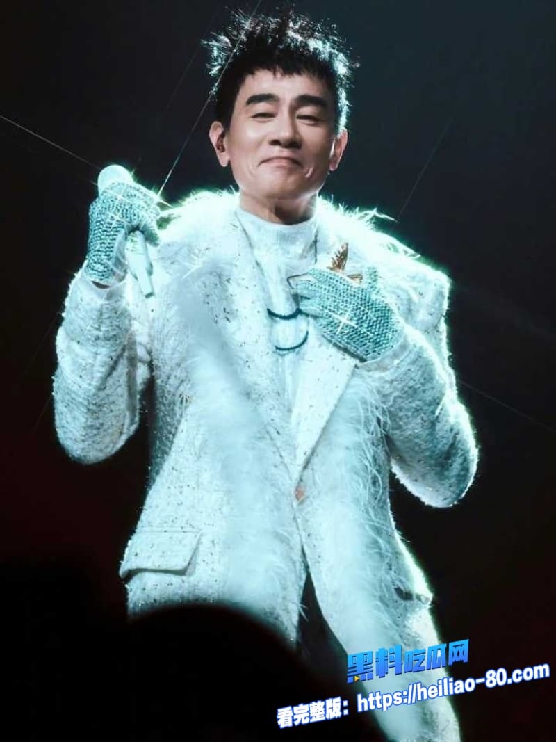 顶流明星陈小春演唱会高调宠妻应采儿转头夜店递房号撩妹被实锤人设彻底崩塌1 顶流明星陈小春演唱会高调宠妻应采儿转头夜店递房号撩妹被实锤人设彻底崩塌1