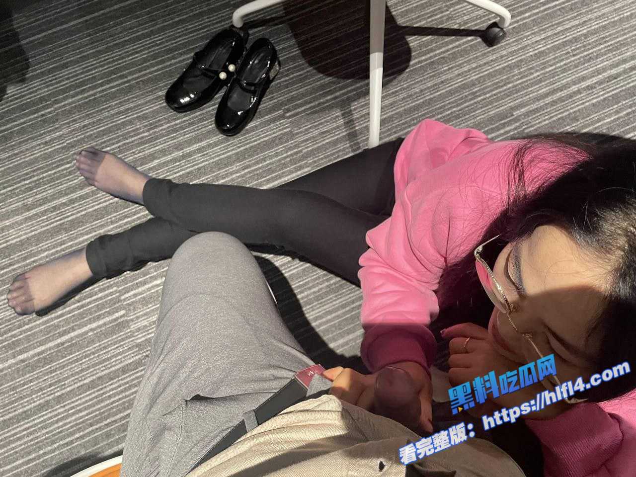 最新泄密!眼镜婊大学英语课代表 多次裸贷无力偿还 被金主肉偿抵债3 最新泄密!眼镜婊大学英语课代表 多次裸贷无力偿还 被金主肉偿抵债3