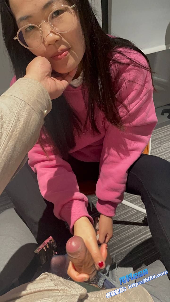 最新泄密！眼镜婊大学英语课代表 多次裸贷无力偿还 被金主肉偿抵债4