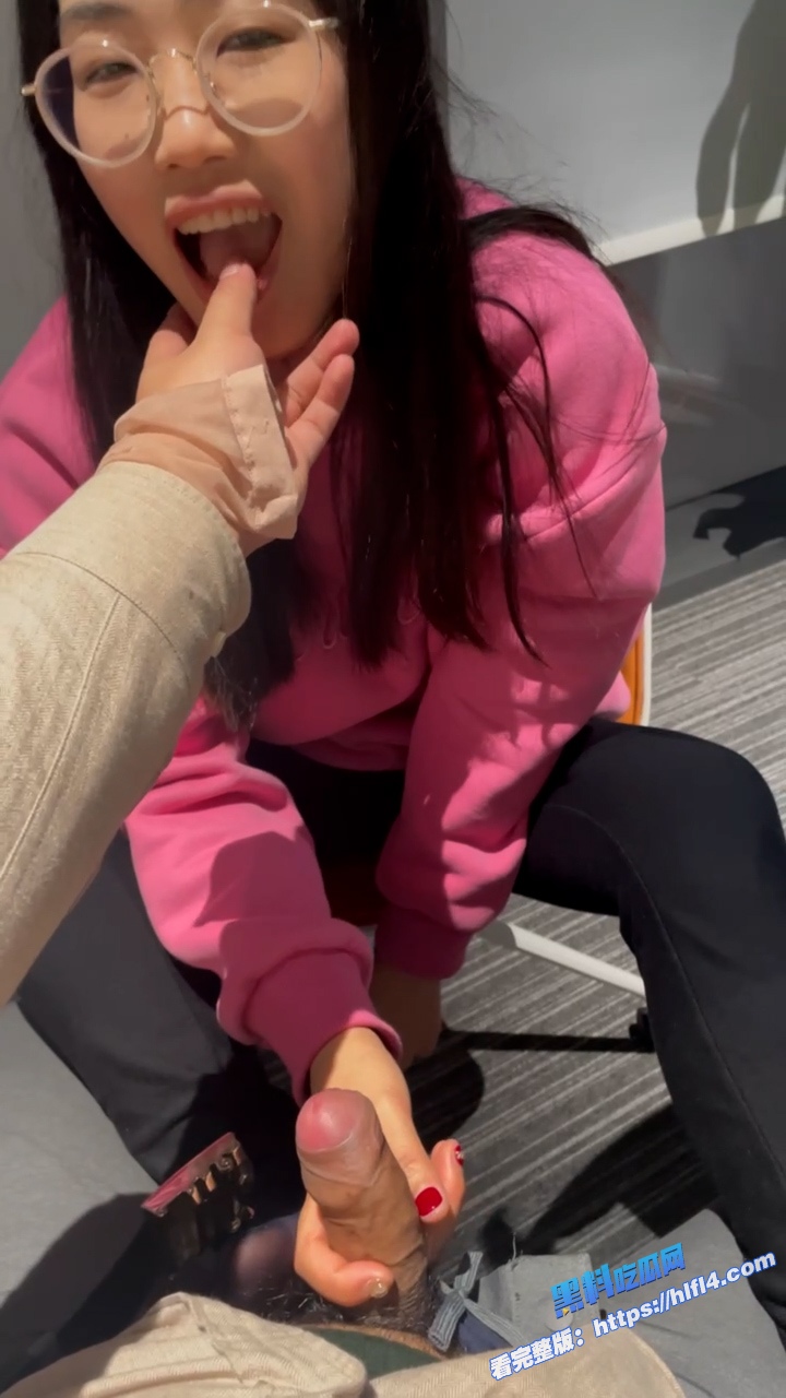 最新泄密!眼镜婊大学英语课代表 多次裸贷无力偿还 被金主肉偿抵债6 最新泄密!眼镜婊大学英语课代表 多次裸贷无力偿还 被金主肉偿抵债6