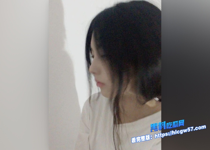 某学院颜值女大学生吕佳慧 不雅视频流出被金主爸爸包养成小母狗反差感十足 图30 某学院颜值女大学生吕佳慧 不雅视频流出被金主爸爸包养成小母狗反差感十足 图30
