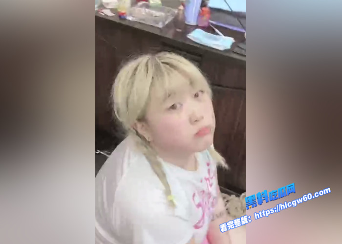 东北白富美 琳嘉 高贵女王家里圈养了一条母狗,严厉调教视频流出,玉足踩脸,惩罚女奴舌头清理干净所有高跟鞋2 东北白富美 琳嘉 高贵女王家里圈养了一条母狗,严厉调教视频流出,玉足踩脸,惩罚女奴舌头清理干净所有高跟鞋2