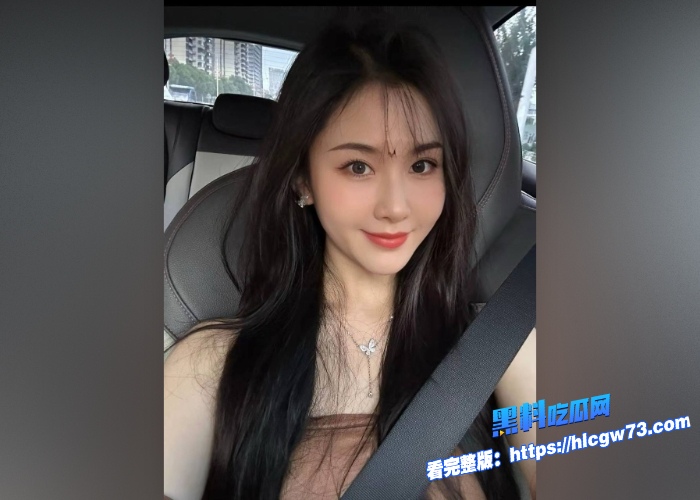 海角乱伦表姐在房间玩手机想摸表姐巨乳但是一直拒绝结果还是被我按在床上暴操内射喊的好爽超大声 图3
