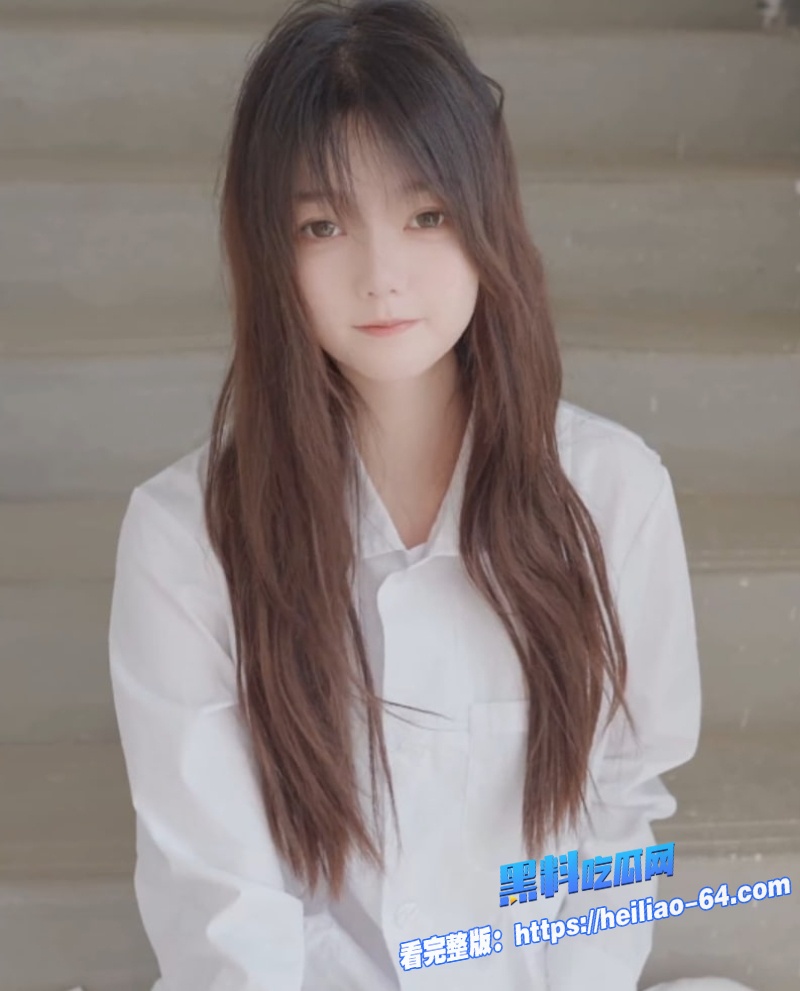 粉嫩清纯大学生cos护士私拍楼梯间大胆露出展示白虎嫩穴身材颜值都是极品太顶了1
