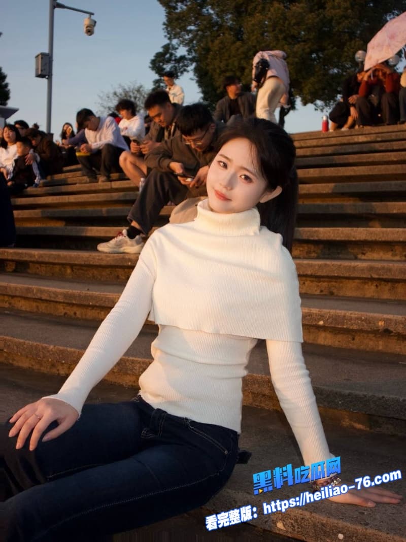 上海大学双马尾校花依云私密性爱视频流出黑丝旗袍校服下被男友操到高潮喷水3