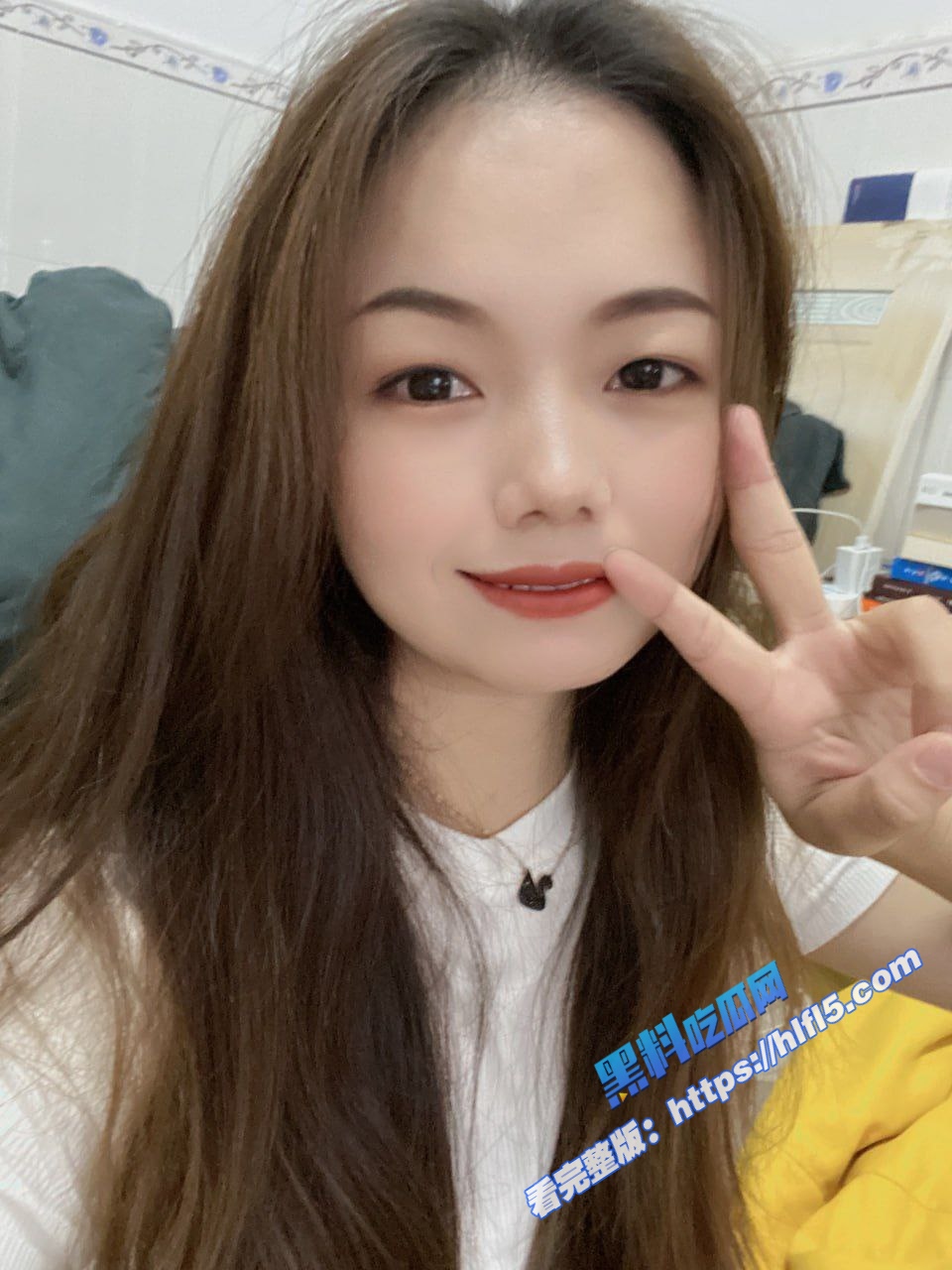上海黄浦大学母狗淫荡的叫声 真的极其反差太骚了 没想到欲望这么大!1
