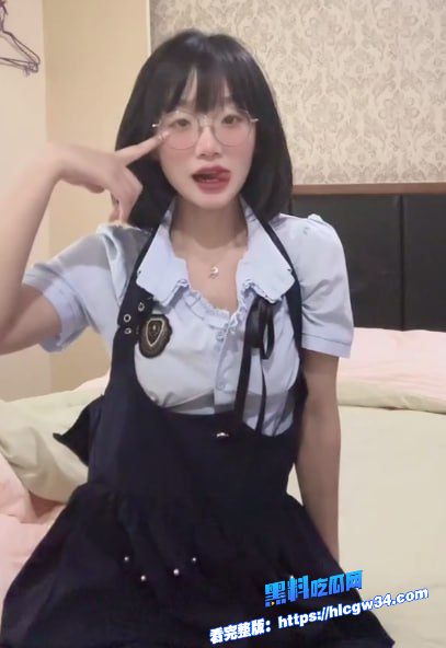 抖音网红王胜利反差婊眼睛妹内群私拍福利流出曝光各种淫荡动作犹如母狗 1 抖音网红王胜利反差婊眼睛妹内群私拍福利流出曝光各种淫荡动作犹如母狗 1