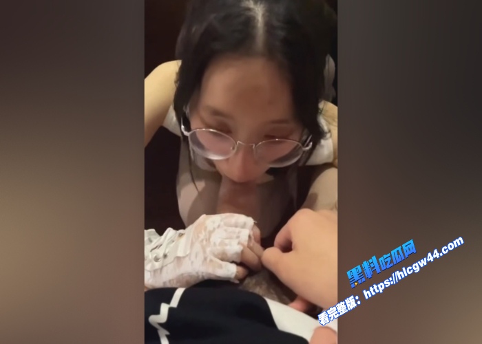 极品反差女大学生高颜值眼镜娘吃鸡视频流出平坦的小腹上纹着黑桃Q被大屌爆操 图 7WH700x500px