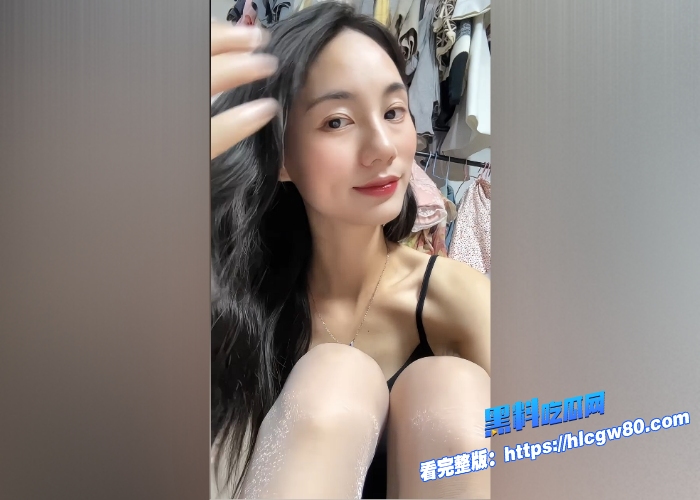快手6万粉丝网红极品少妇小妮子呀足交福利大曝光肤白如雪颜值炸裂黑丝美腿诱惑套弄肉棒香艳十足喷汁高潮3 快手6万粉丝网红极品少妇小妮子呀足交福利大曝光肤白如雪颜值炸裂黑丝美腿诱惑套弄肉棒香艳十足喷汁高潮3