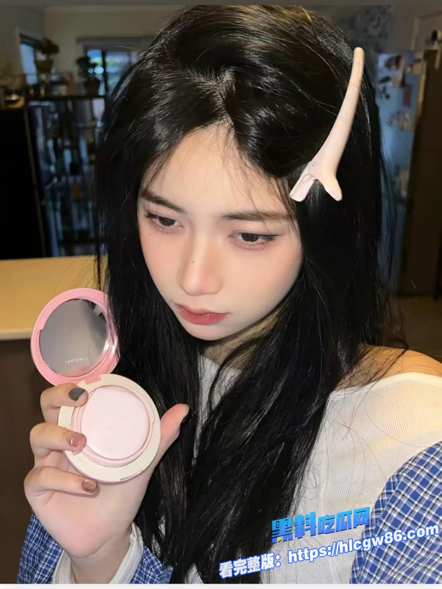 长相清纯的学生妹被主人爸爸各种调教  1