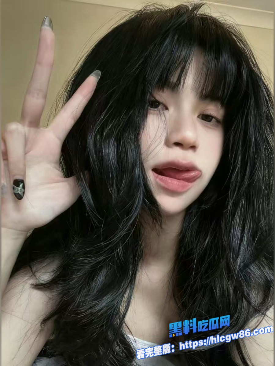 长相清纯的学生妹被主人爸爸各种调教  6