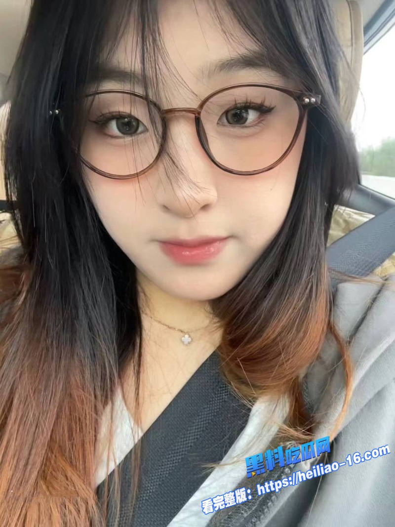 清纯眼镜小姐姐王晓晓甜美反差婊被男友深喉口爆狠操狂插3