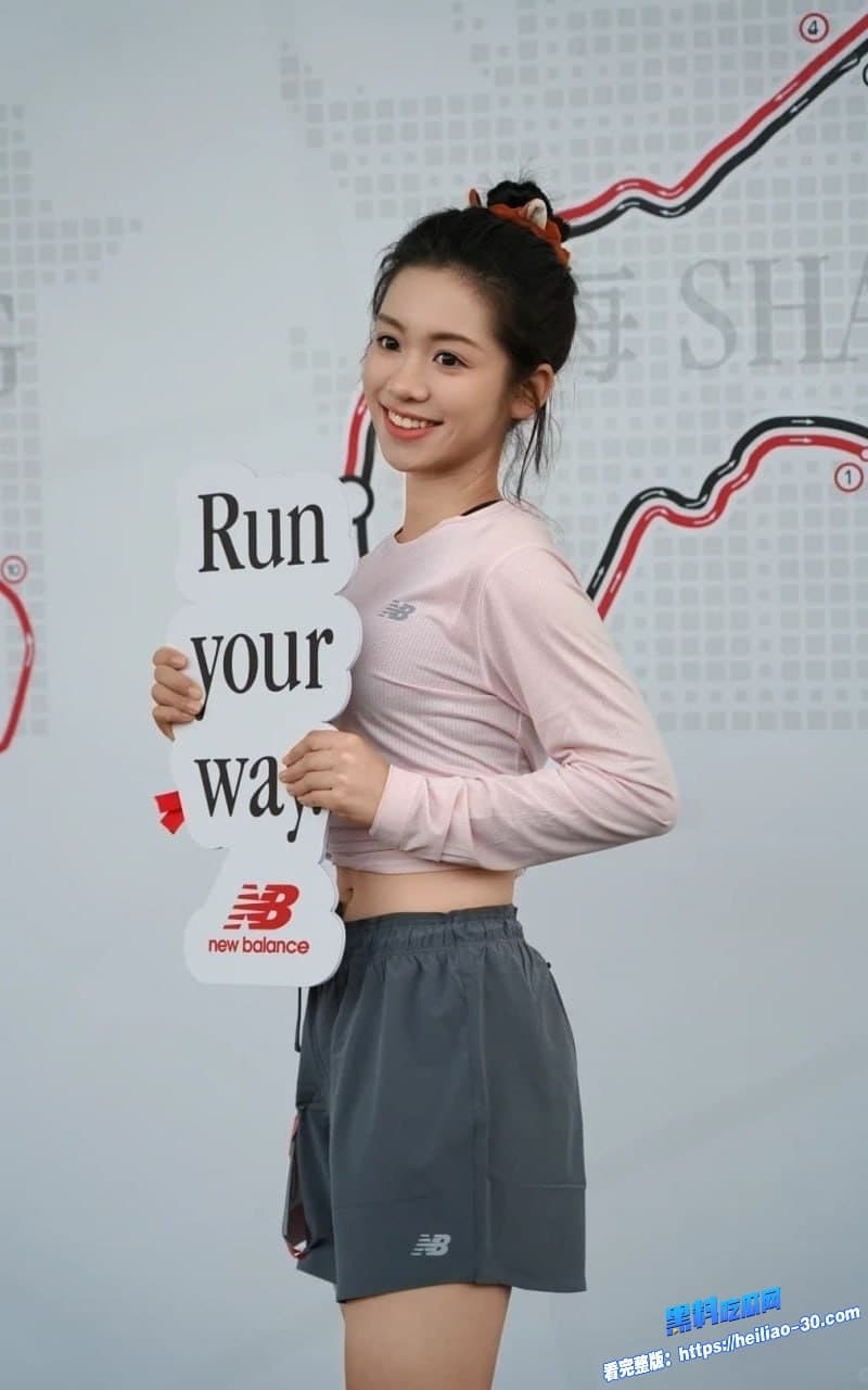 上海理工大学清纯女大王玥涵乖乖女被渣男调教成反差母狗无毛骚逼白嫩娇躯被无套狂操 2
