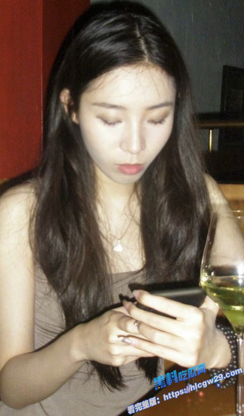 女大学生妹 情侣自拍啪啪视频流出 每一次插入都会嗲一下的妹子 身体极为敏感！1