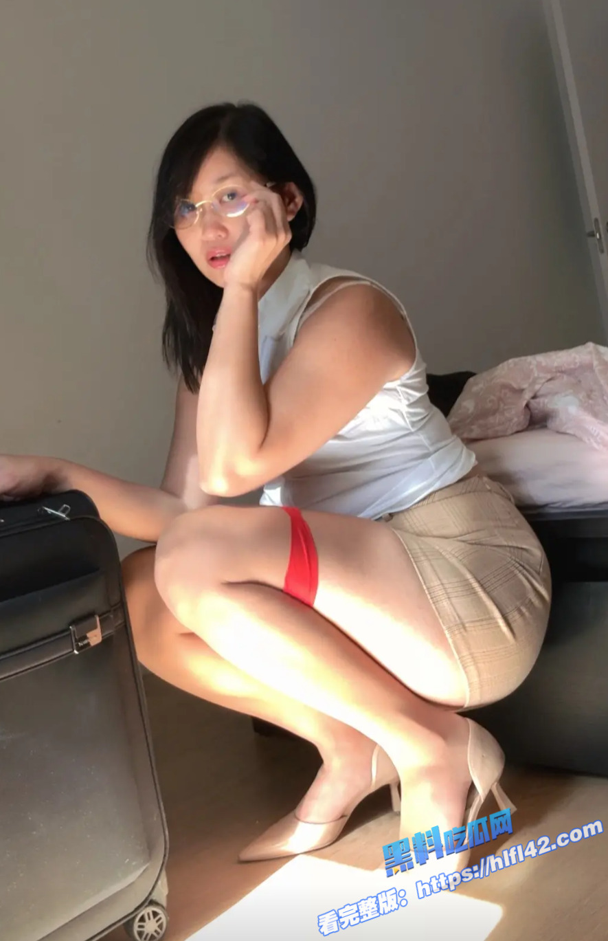 抖音网红 lulu999 号称精液收集者 穿着黑丝情趣内衣 在床上发骚自慰 妥妥的骚母狗3 抖音网红 lulu999 号称精液收集者 穿着黑丝情趣内衣 在床上发骚自慰 妥妥的骚母狗3