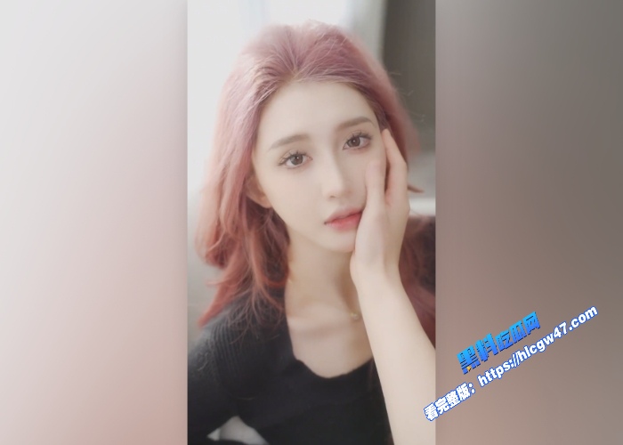 抖音擦边主播奶油米yoo早期福利资源泄密会议室专属诱惑热舞黑丝长腿自慰骚穴令人鼻血直流 图4WH700x500px