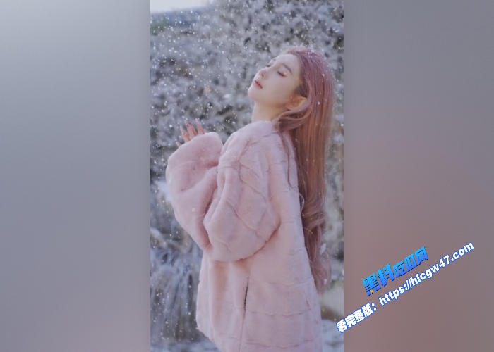 抖音擦边主播奶油米yoo早期福利资源泄密会议室专属诱惑热舞黑丝长腿自慰骚穴令人鼻血直流 图7WH700x500px
