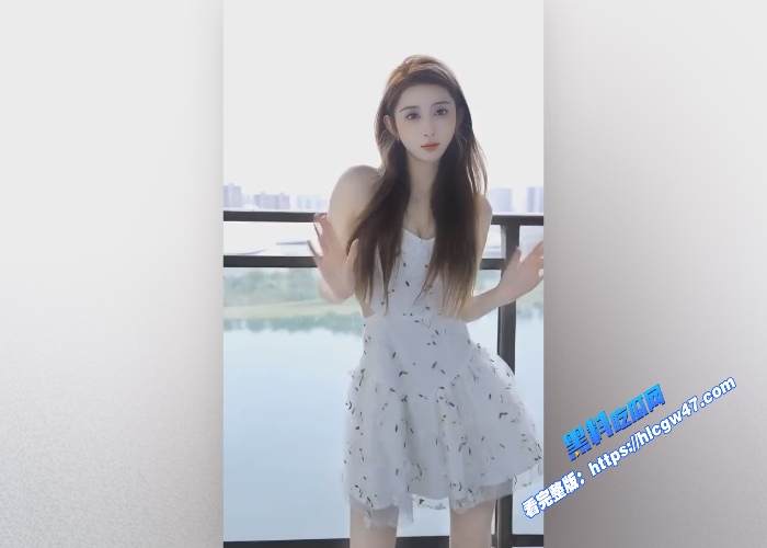抖音擦边主播奶油米yoo早期福利资源泄密会议室专属诱惑热舞黑丝长腿自慰骚穴令人鼻血直流 图12WH700x500px