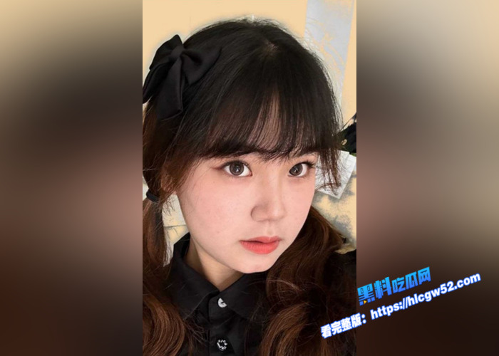 湖南大学白嫩萝莉女大学生 孙奥奥 被富哥包养 美臀粉穴侧方位后入 不玩无套内射 都对不住这小粉穴1
